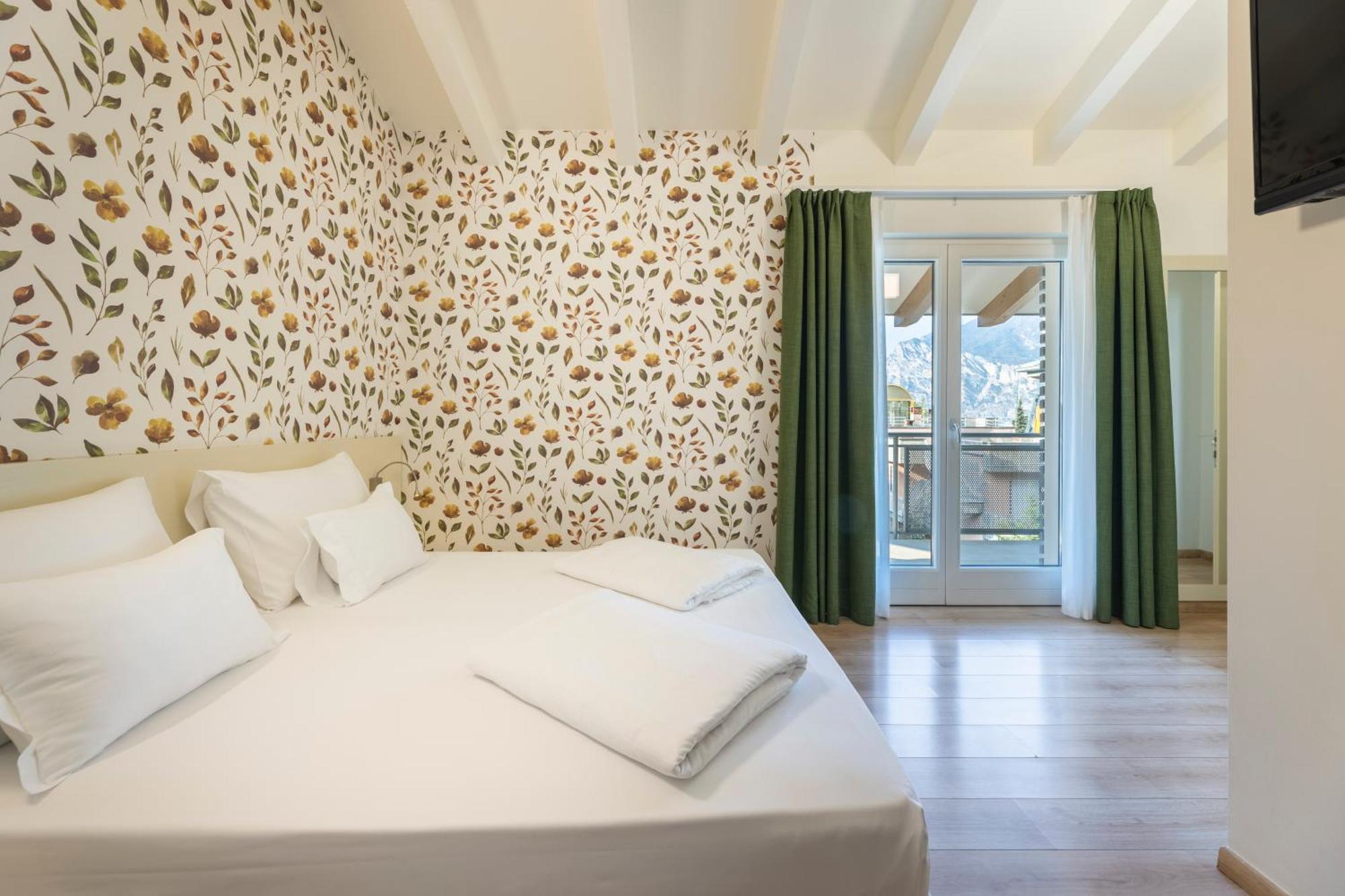 Hi Hotels Torbole - Pool & Spa Torbole Sul Garda Eksteriør bilde